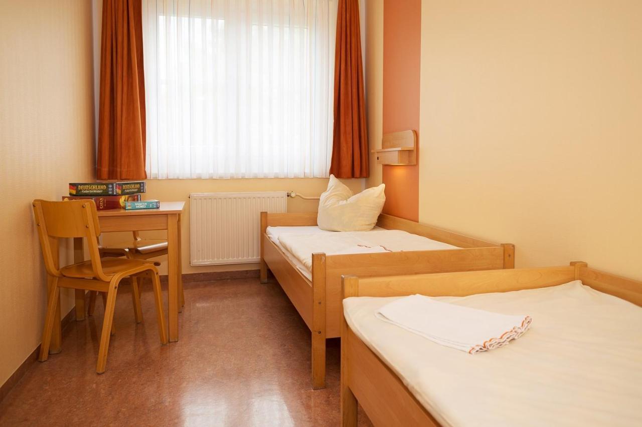 Djh - Jugendgaestehaus Auberge de jeunesse *
